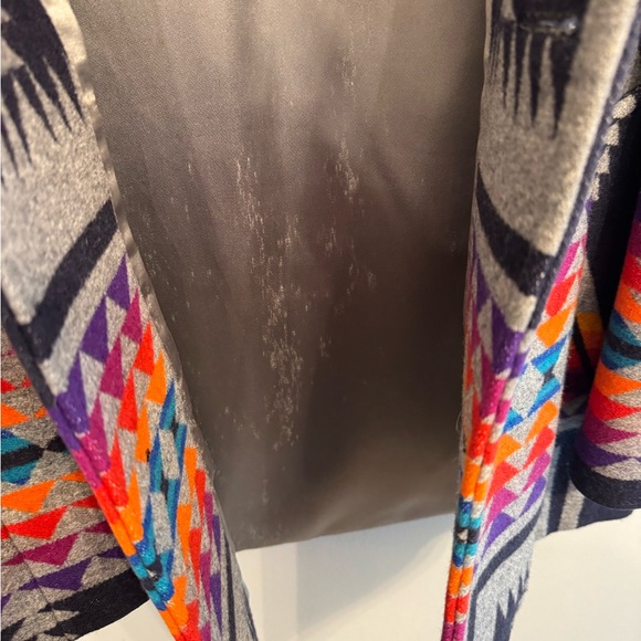 Pendleton Multicolor Geometric Jacket with Shearling Collar - Picture 9 of 13